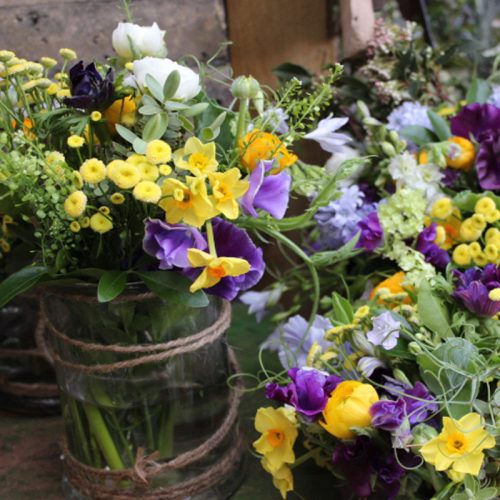 fresh-flowers-wedding-table-centrepiece-blue-lavender-london-florist
